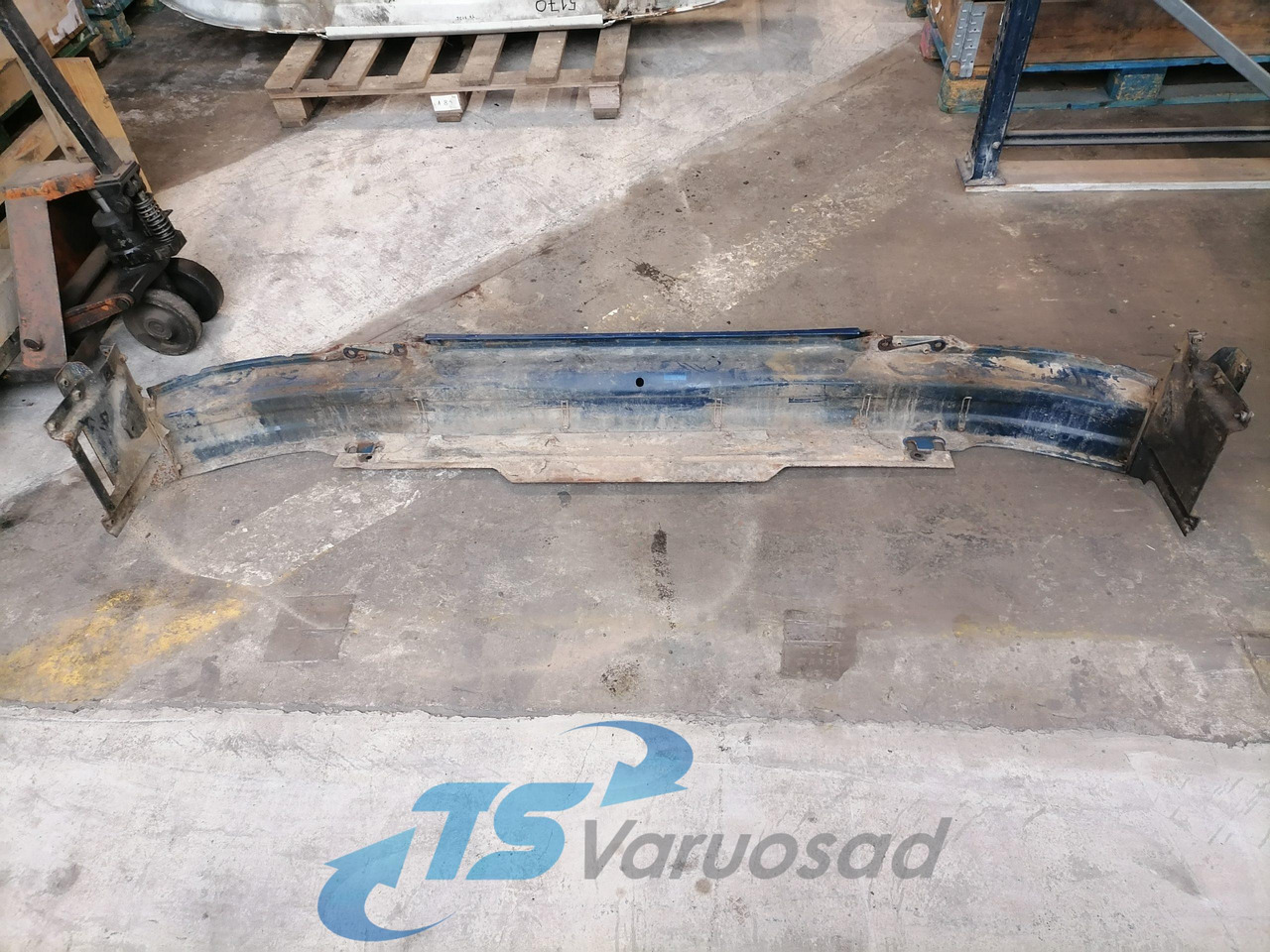 Scania Bumper 1731206 - Lökhárító - Teherautó: 2 kép. Scania Bumper 1731206 - Lökhárító - Teherautó: 2 kép.