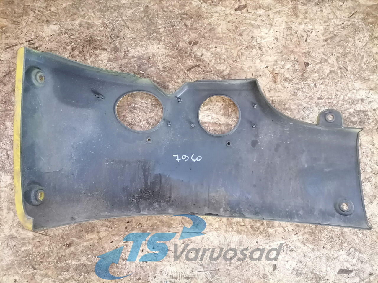Scania Bumper cover 1439788 - Lökhárító sarok - Teherautó: 2 kép. Scania Bumper cover 1439788 - Lökhárító sarok - Teherautó: 2 kép.