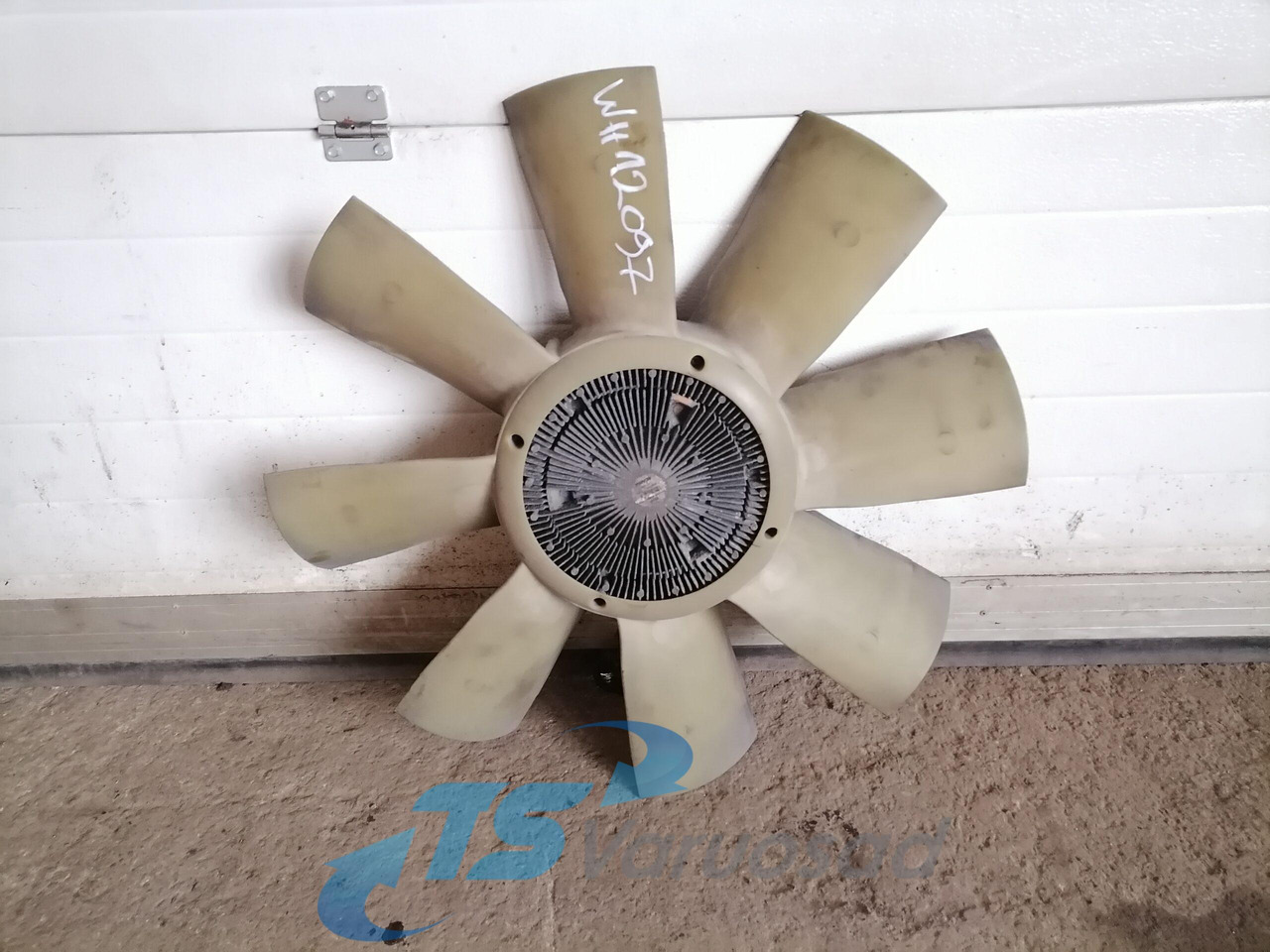 Scania Cooling fan 1453967 - Ventilátor - Teherautó: 1 kép. Scania Cooling fan 1453967 - Ventilátor - Teherautó: 1 kép.