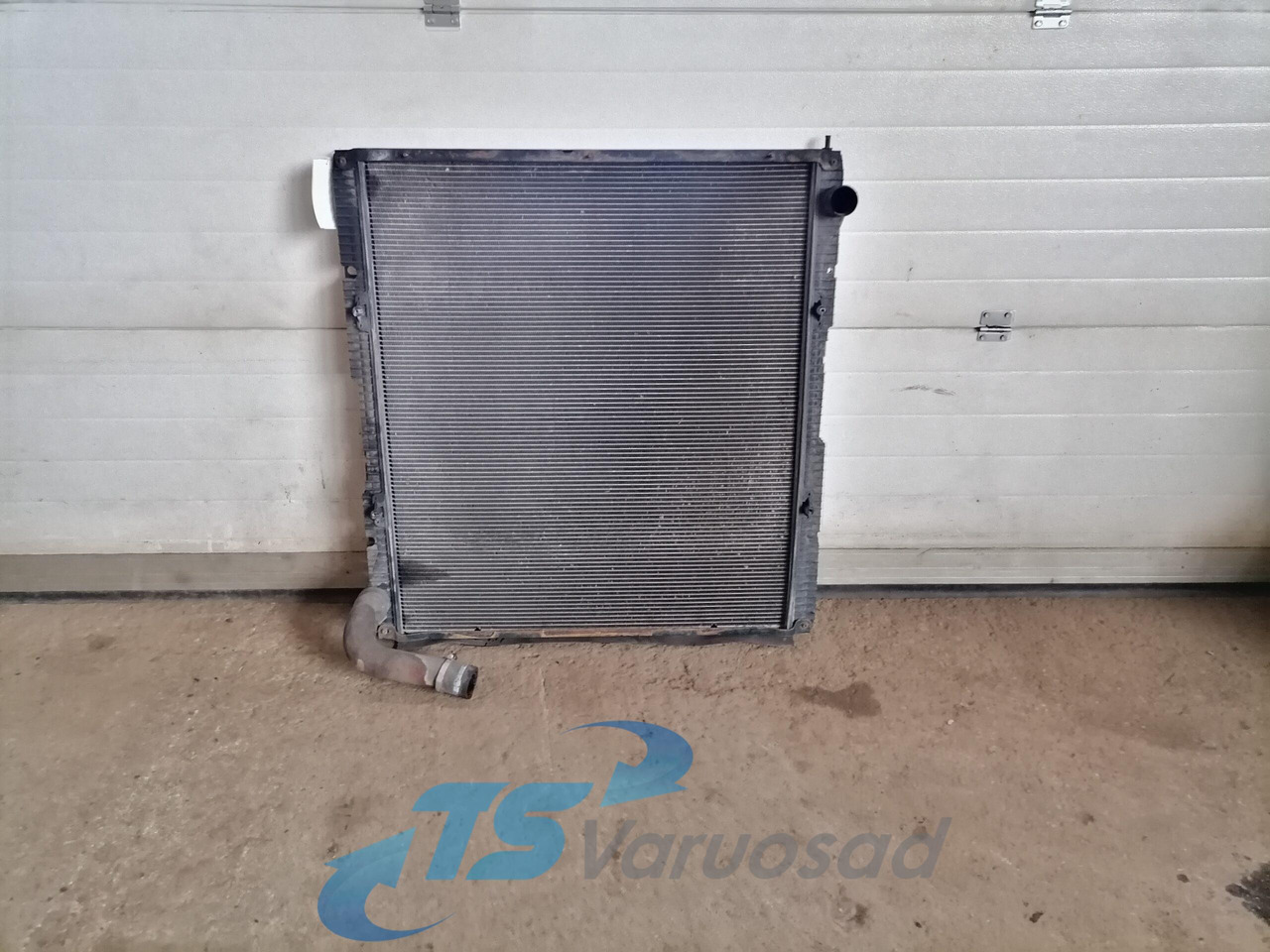 Scania Cooling radiator 1769997 - Radiátor - Teherautó: 1 kép. Scania Cooling radiator 1769997 - Radiátor - Teherautó: 1 kép.
