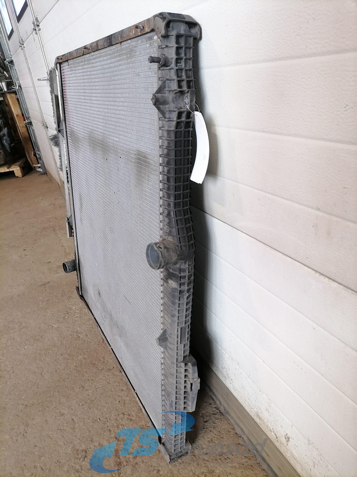 Scania Cooling radiator 1781365 - Radiátor - Teherautó: 4 kép. Scania Cooling radiator 1781365 - Radiátor - Teherautó: 4 kép.