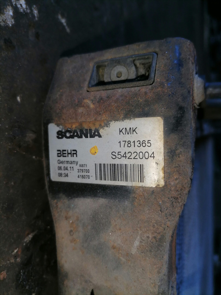 Scania Cooling radiator 1781365 - Radiátor - Teherautó: 3 kép. Scania Cooling radiator 1781365 - Radiátor - Teherautó: 3 kép.
