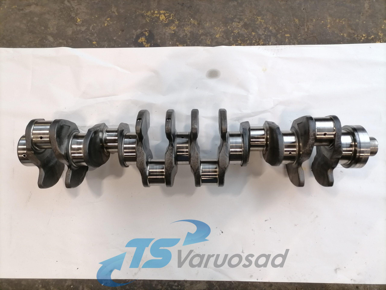 Scania Crankshaft 2176830 - Főtengely - Teherautó: 1 kép. Scania Crankshaft 2176830 - Főtengely - Teherautó: 1 kép.