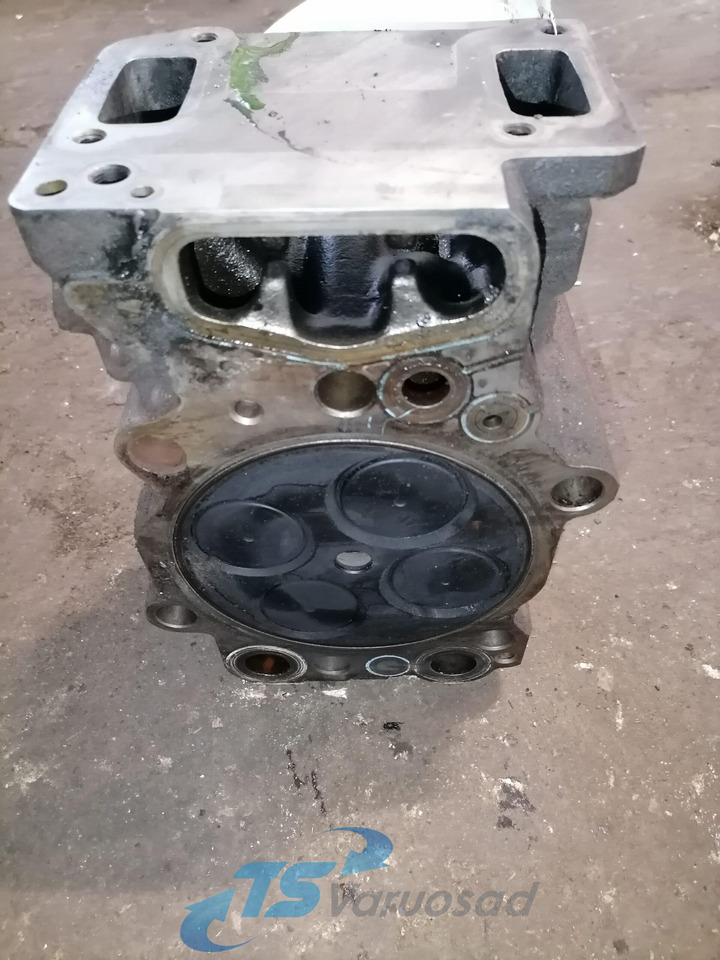 Scania Cylinder head, HPI 1522361 - Motor fej - Teherautó: 4 kép. Scania Cylinder head, HPI 1522361 - Motor fej - Teherautó: 4 kép.