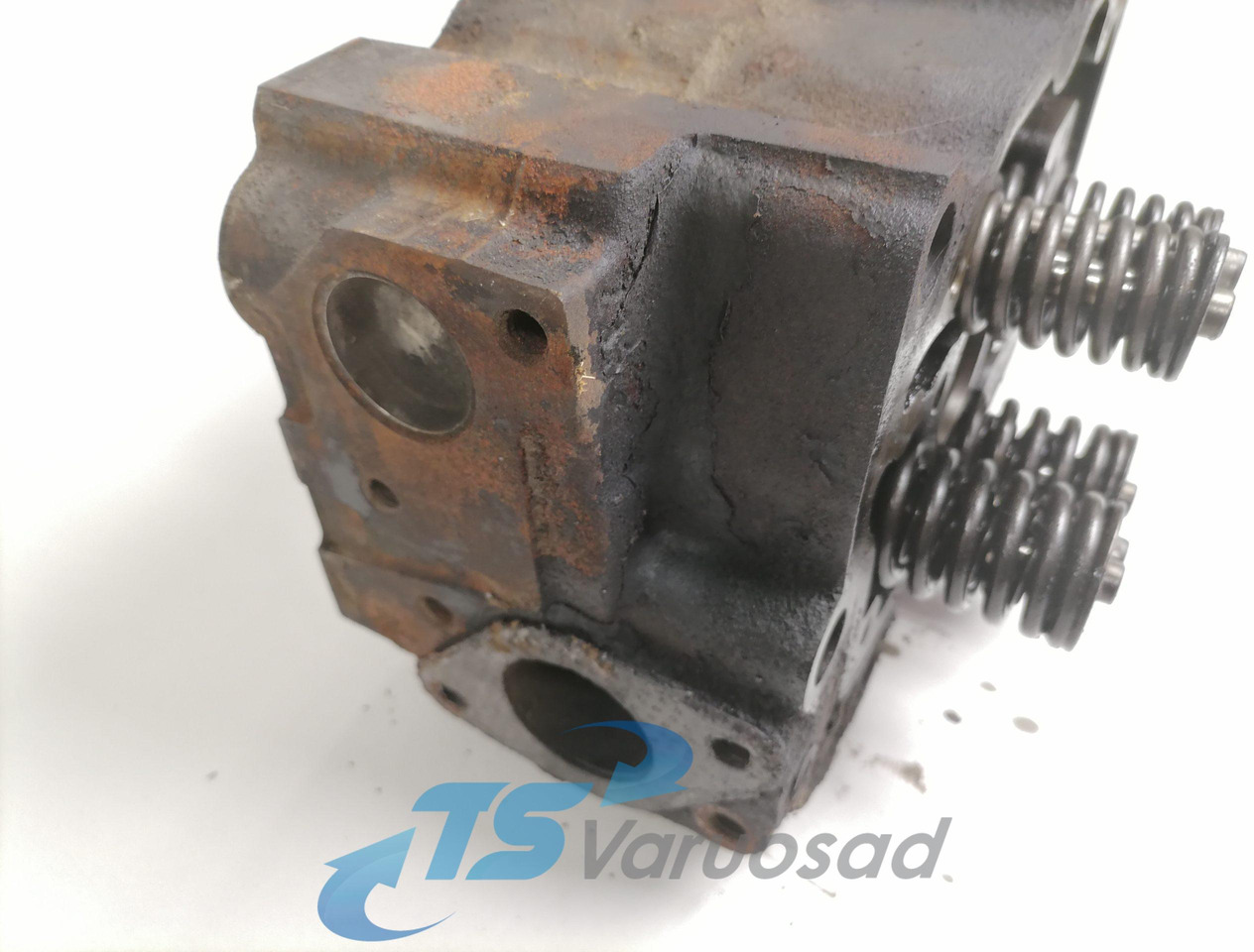 Scania Cylinder head, HPI 1522361 - Motor fej - Teherautó: 3 kép. Scania Cylinder head, HPI 1522361 - Motor fej - Teherautó: 3 kép.