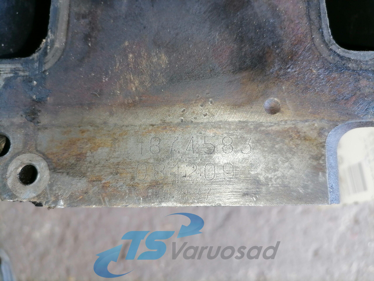 Scania Cylinder head, XPI 1874583 - Motor fej - Teherautó: 5 kép. Scania Cylinder head, XPI 1874583 - Motor fej - Teherautó: 5 kép.