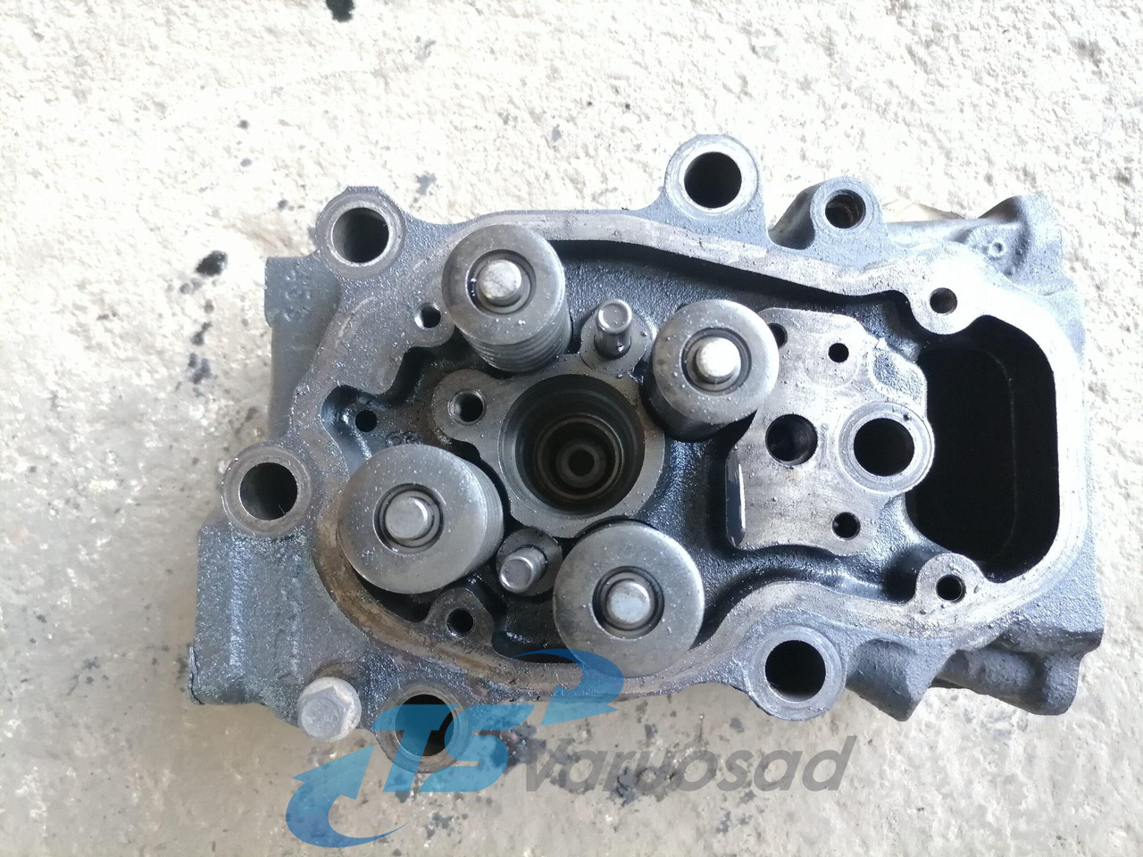 Scania Cylinder head, XPI 1874583 - Motor fej - Teherautó: 2 kép. Scania Cylinder head, XPI 1874583 - Motor fej - Teherautó: 2 kép.