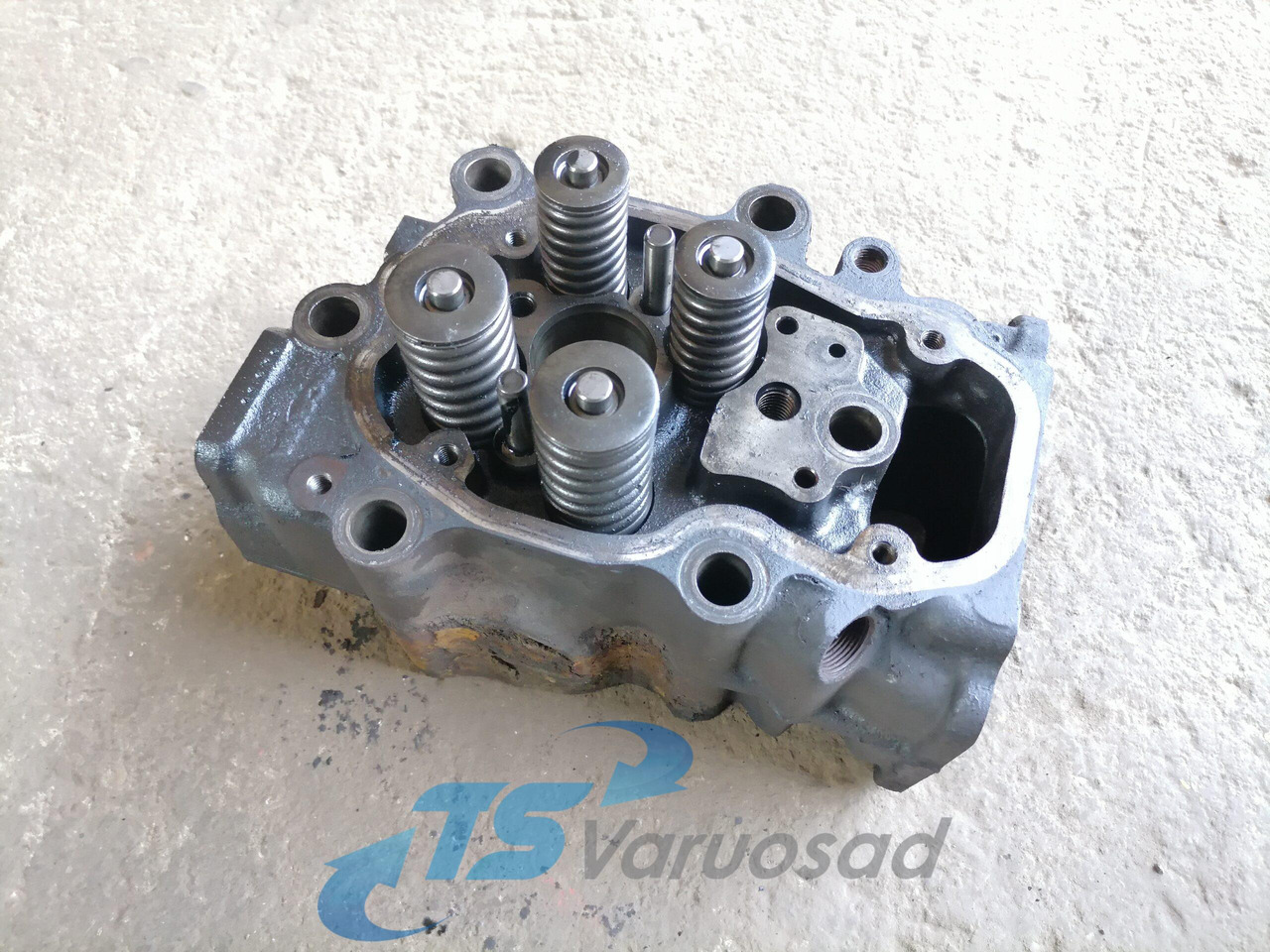 Scania Cylinder head, XPI 1874583 - Motor fej - Teherautó: 1 kép. Scania Cylinder head, XPI 1874583 - Motor fej - Teherautó: 1 kép.