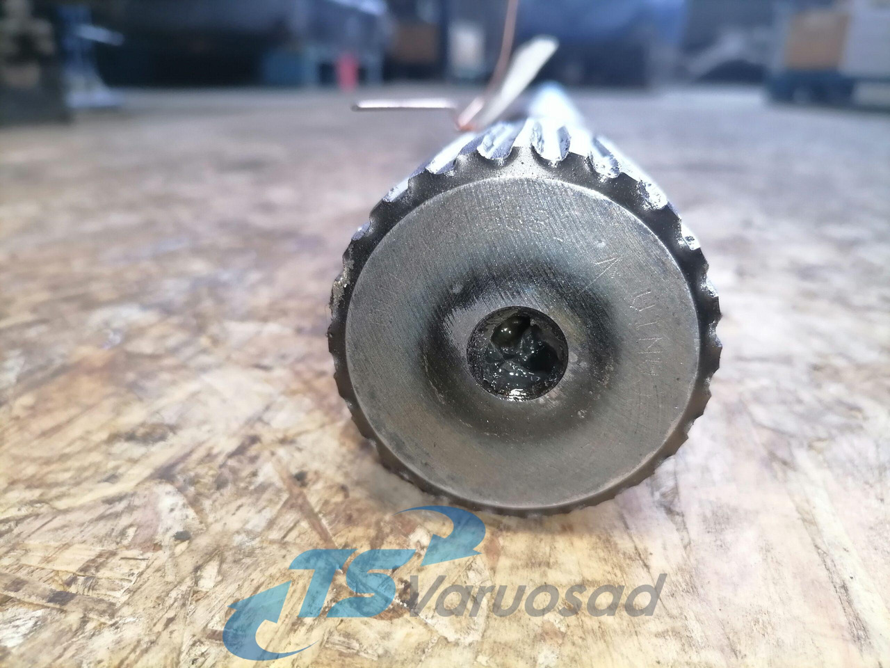 Scania Drive shaft 1315681 - Féltengely - Teherautó: 5 kép. Scania Drive shaft 1315681 - Féltengely - Teherautó: 5 kép.