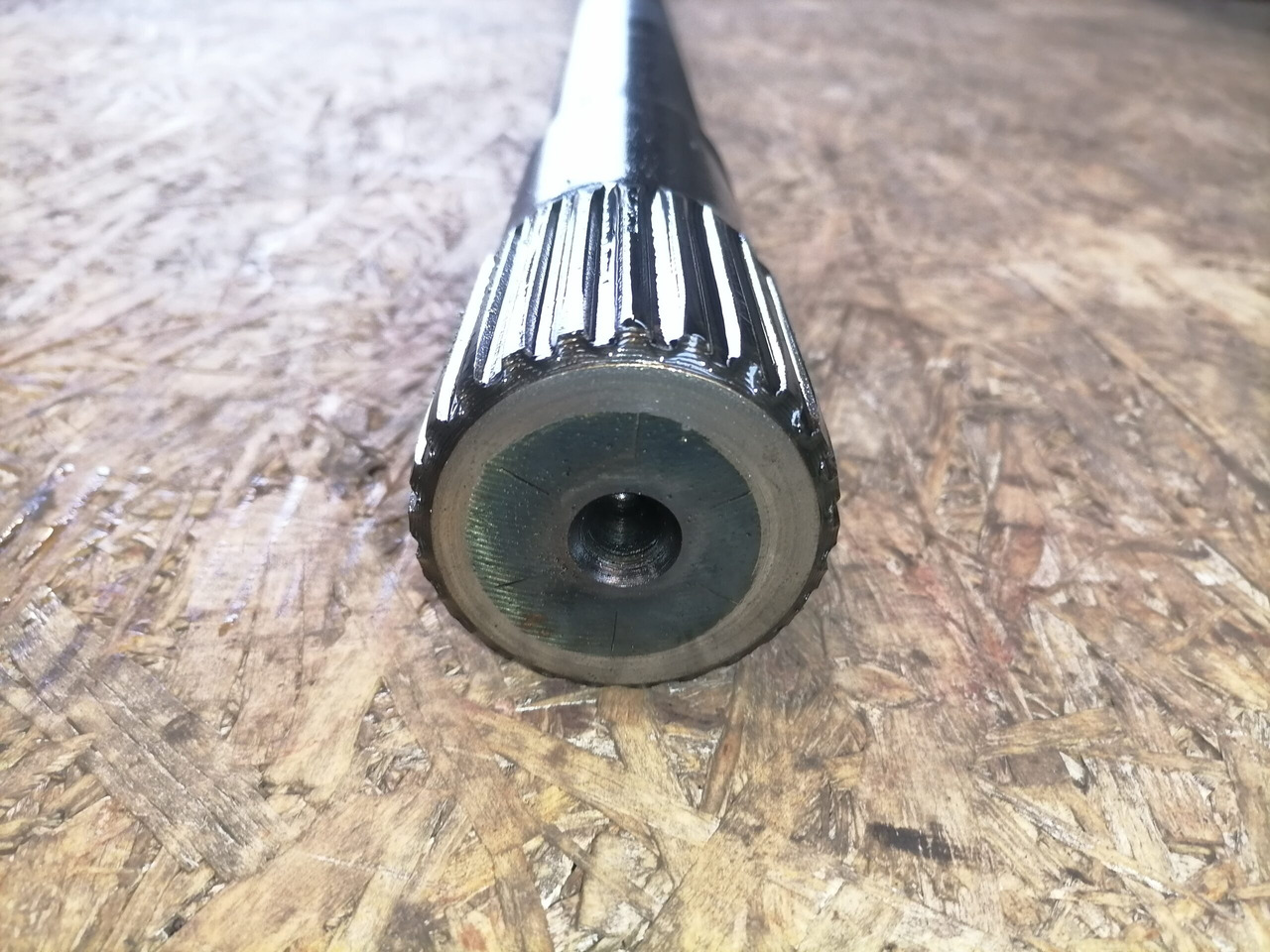 Scania Drive shaft 1368178 - Féltengely - Teherautó: 3 kép. Scania Drive shaft 1368178 - Féltengely - Teherautó: 3 kép.