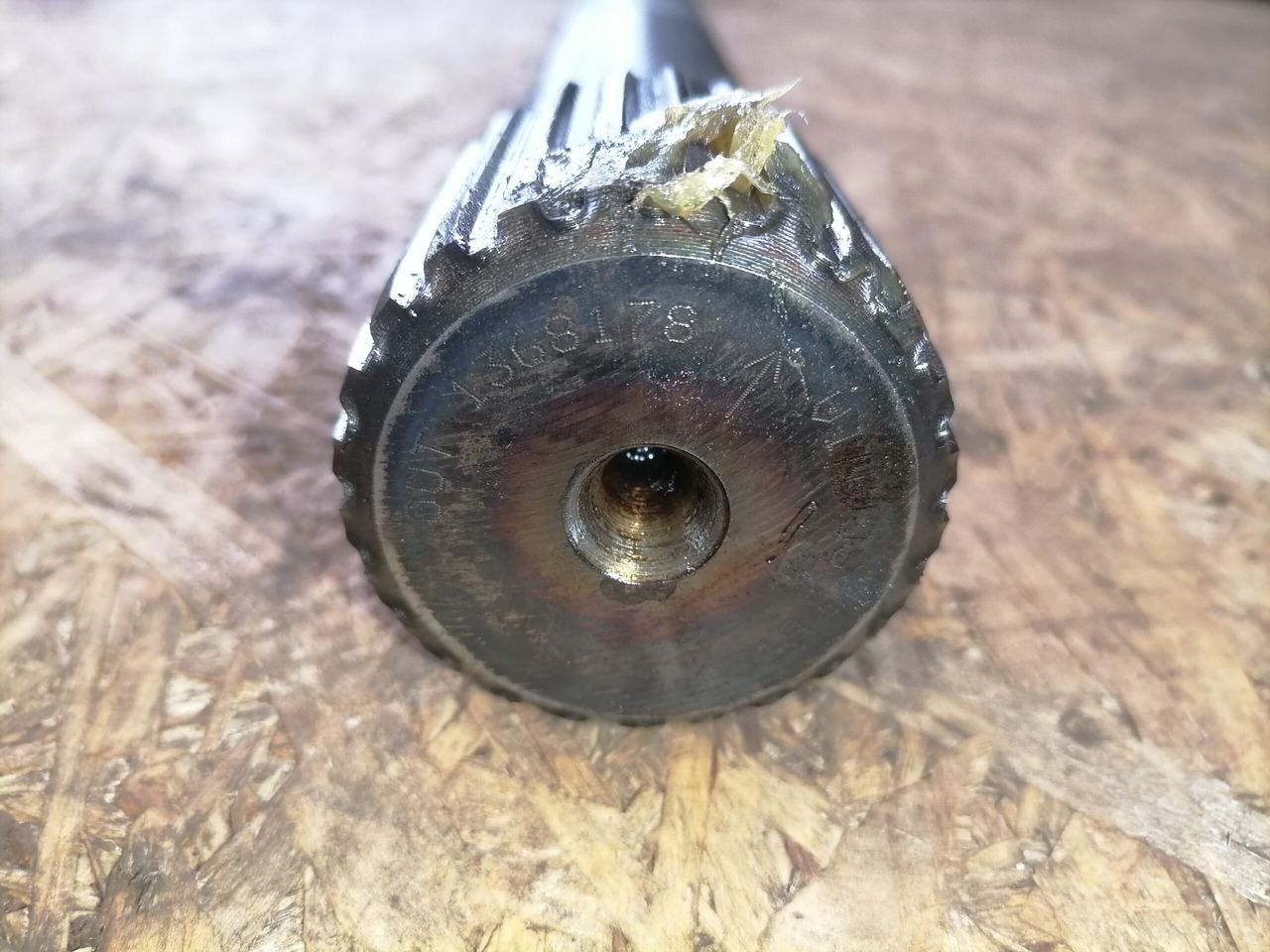 Scania Drive shaft 1368178 - Féltengely - Teherautó: 4 kép. Scania Drive shaft 1368178 - Féltengely - Teherautó: 4 kép.