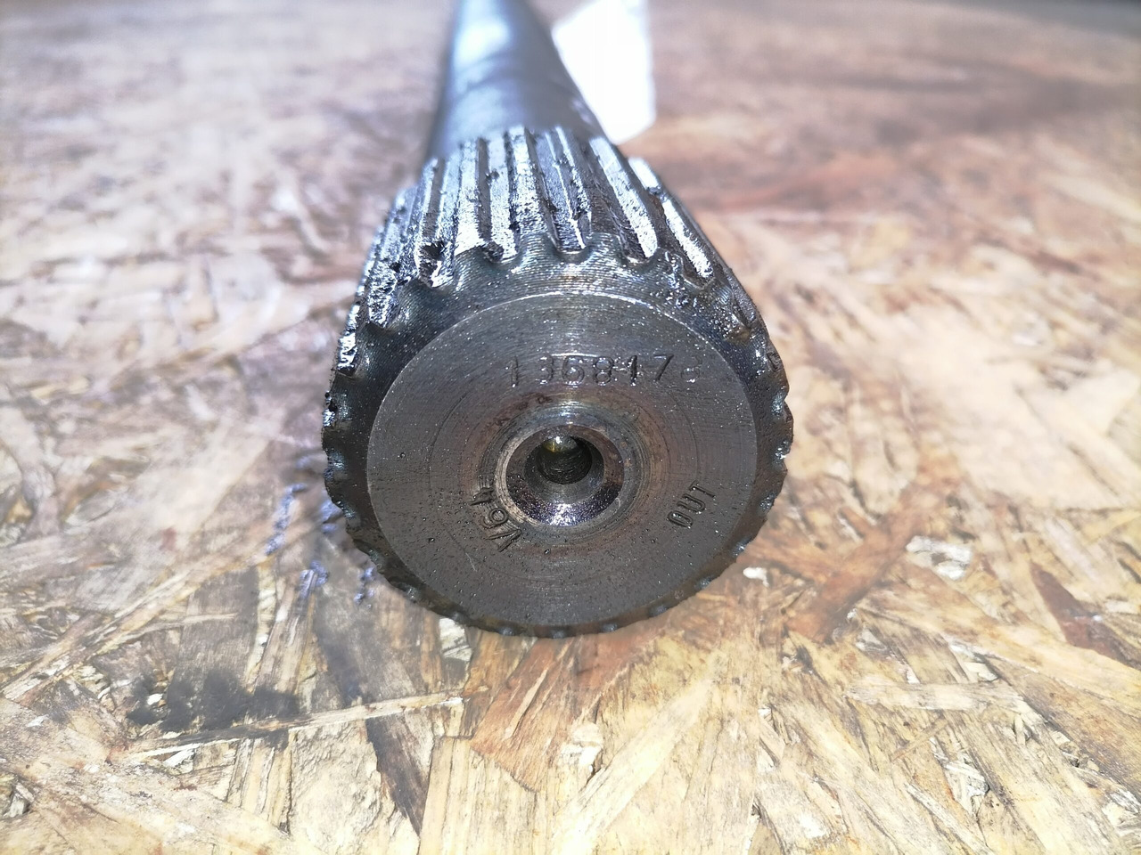 Scania Drive shaft 1368178 - Féltengely - Teherautó: 3 kép. Scania Drive shaft 1368178 - Féltengely - Teherautó: 3 kép.