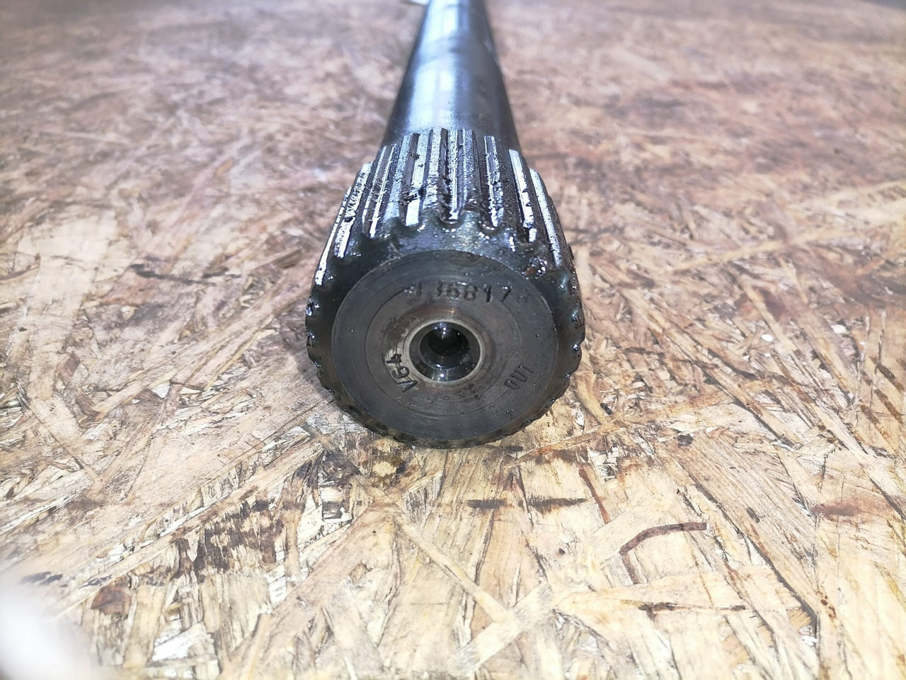 Scania Drive shaft 1368178 - Féltengely - Teherautó: 4 kép. Scania Drive shaft 1368178 - Féltengely - Teherautó: 4 kép.