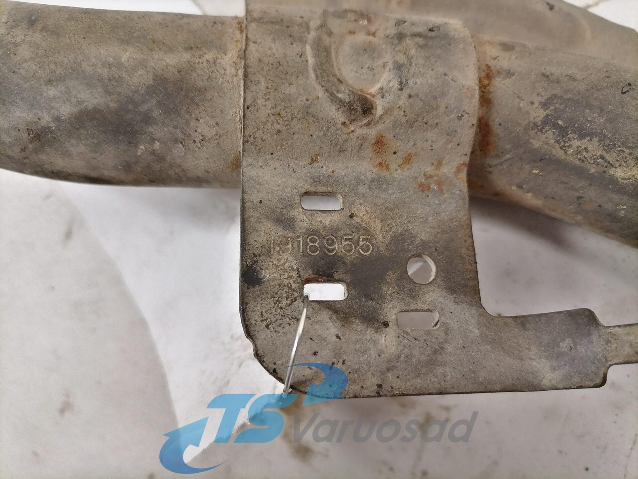 Scania EGR cooler pipe 1918955 - EGR hűtő - Teherautó: 3 kép. Scania EGR cooler pipe 1918955 - EGR hűtő - Teherautó: 3 kép.