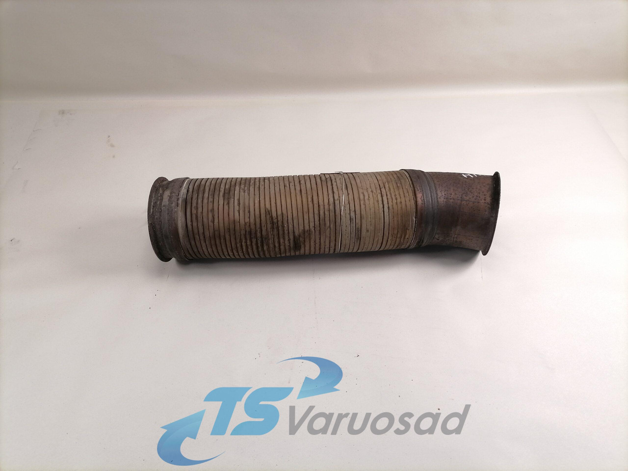 Scania Exhaust pipe 1529474 - Hangtompító - Teherautó: 1 kép. Scania Exhaust pipe 1529474 - Hangtompító - Teherautó: 1 kép.