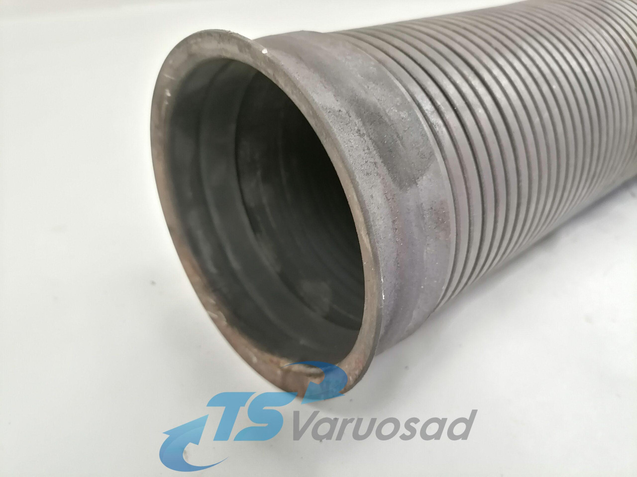 Scania Exhaust pipe 1545481 - Hangtompító - Teherautó: 3 kép. Scania Exhaust pipe 1545481 - Hangtompító - Teherautó: 3 kép.