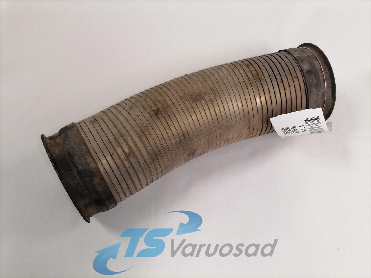 Scania Exhaust pipe 1726289 - Hangtompító - Teherautó: 1 kép. Scania Exhaust pipe 1726289 - Hangtompító - Teherautó: 1 kép.