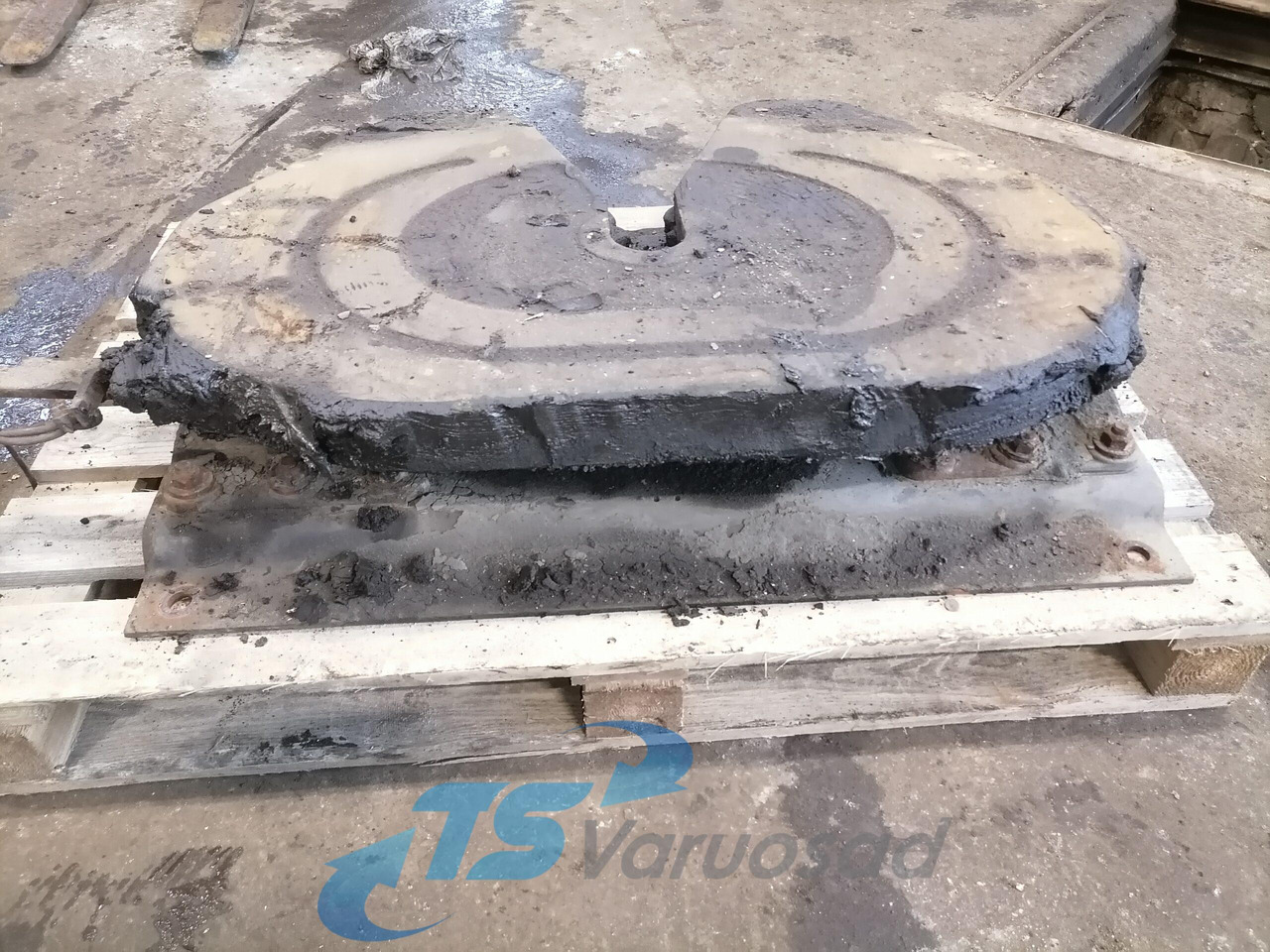 Scania Fifht wheel 1353631 - Nyereg - Teherautó: 4 kép. Scania Fifht wheel 1353631 - Nyereg - Teherautó: 4 kép.