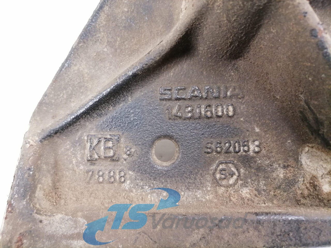 Scania Front bumper carrier 1431600 - Lökhárító - Teherautó: 4 kép. Scania Front bumper carrier 1431600 - Lökhárító - Teherautó: 4 kép.