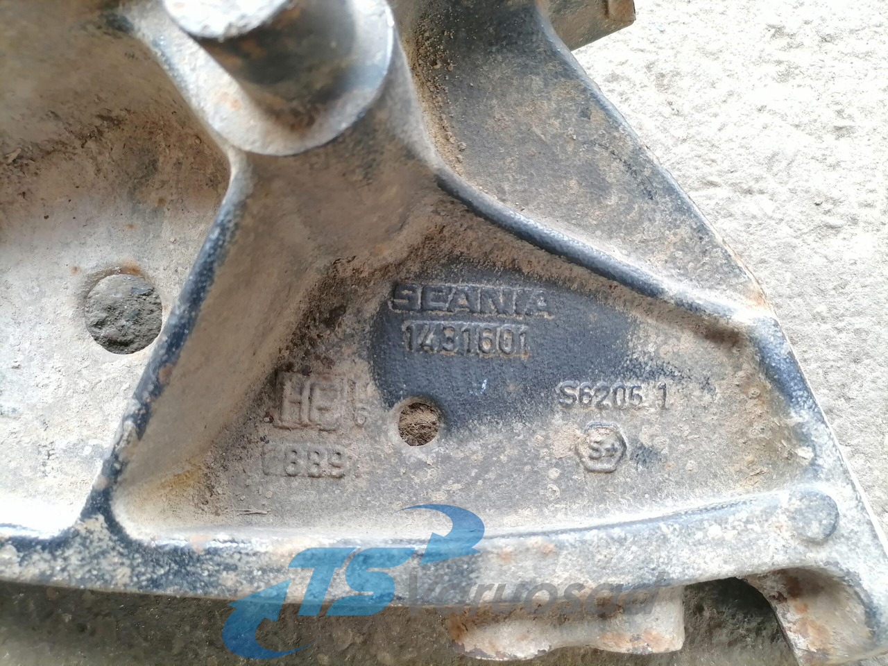 Scania Front bumper carrier 1431601 - Lökhárító - Teherautó: 2 kép. Scania Front bumper carrier 1431601 - Lökhárító - Teherautó: 2 kép.