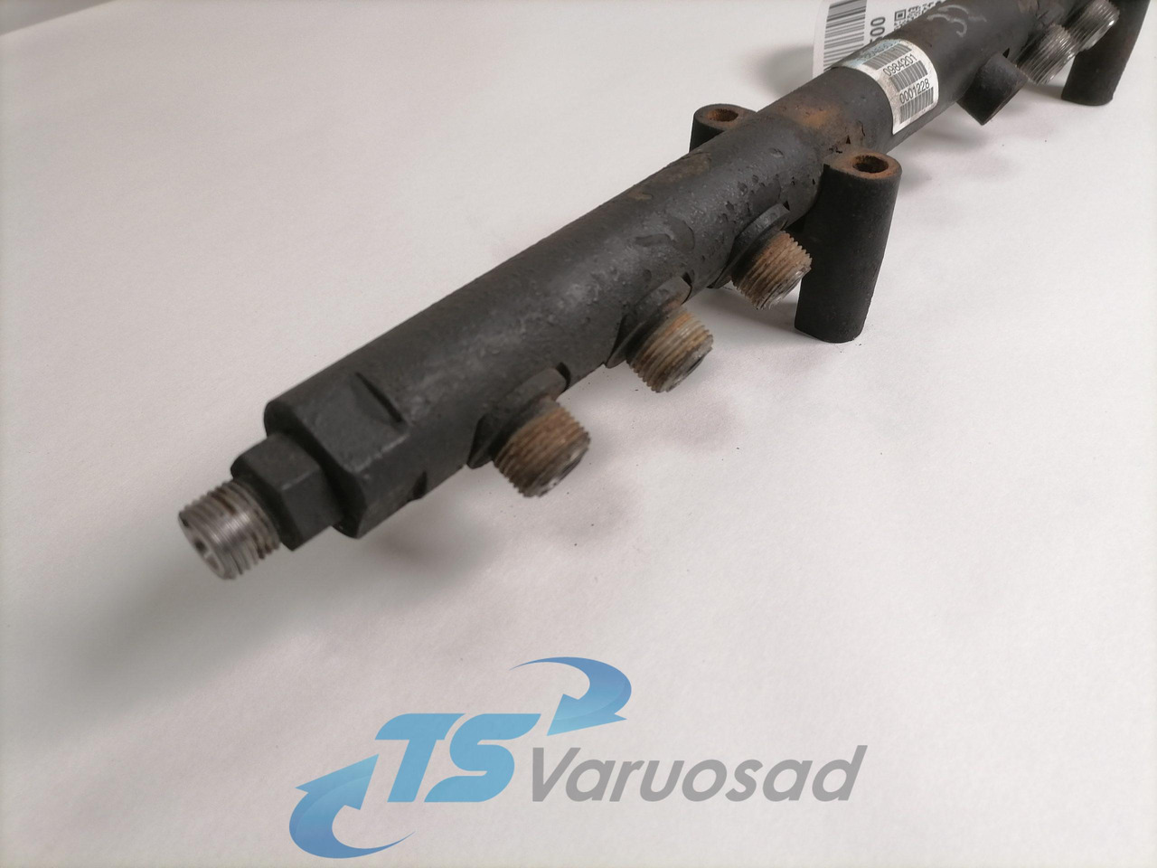 Scania Fuel mainfold 1884590 - Üzemanyagrendszer - Teherautó: 2 kép. Scania Fuel mainfold 1884590 - Üzemanyagrendszer - Teherautó: 2 kép.
