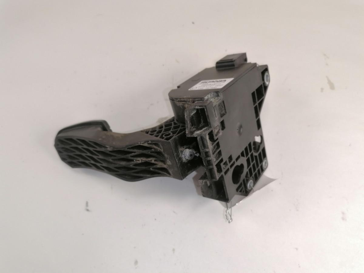 Scania Gaasipedaal 2055138 - Üzemanyagrendszer - Teherautó: 5 kép. Scania Gaasipedaal 2055138 - Üzemanyagrendszer - Teherautó: 5 kép.