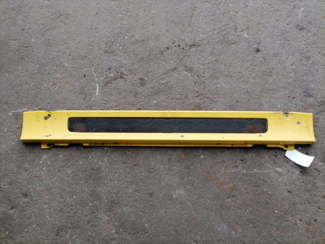 Scania Grille panel 1748085 - Rács - Teherautó: 2 kép. Scania Grille panel 1748085 - Rács - Teherautó: 2 kép.