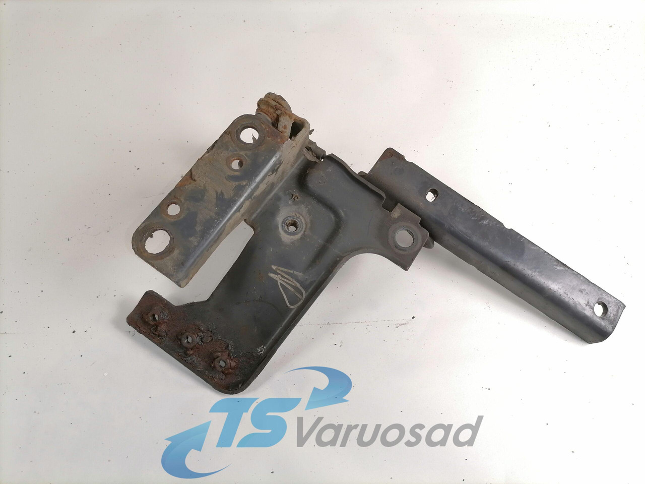 Scania Grille panel hinge 1727263 - Rács - Teherautó: 4 kép. Scania Grille panel hinge 1727263 - Rács - Teherautó: 4 kép.