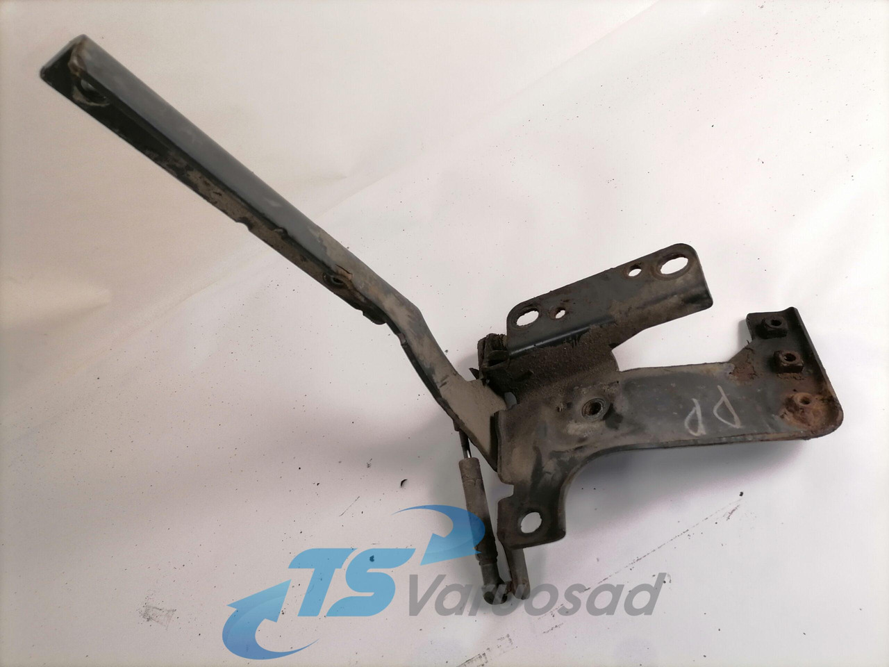 Scania Grille panel hinge 1727264 - Rács - Teherautó: 1 kép. Scania Grille panel hinge 1727264 - Rács - Teherautó: 1 kép.