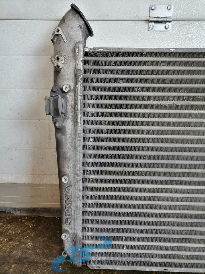 Scania Intercooler radiator 1400937 - Köztes hűtő - Teherautó: 3 kép. Scania Intercooler radiator 1400937 - Köztes hűtő - Teherautó: 3 kép.
