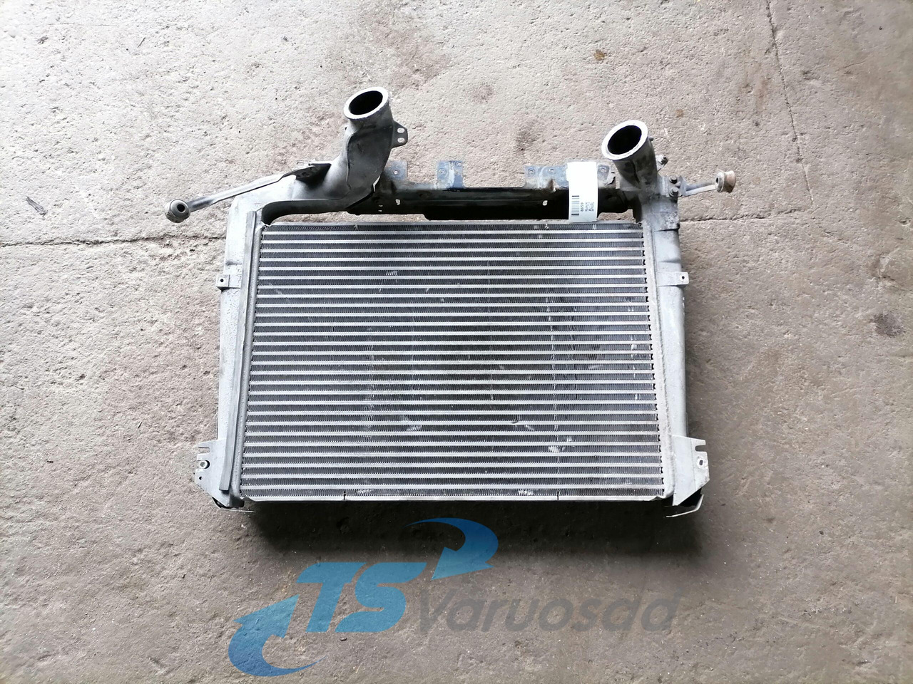 Scania Intercooler radiator 1531767 - Köztes hűtő - Teherautó: 1 kép. Scania Intercooler radiator 1531767 - Köztes hűtő - Teherautó: 1 kép.