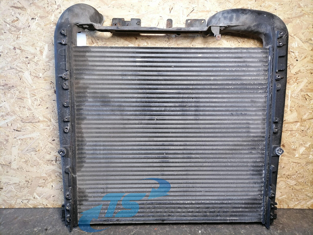 Scania Intercooler radiator 97029 - Köztes hűtő - Teherautó: 2 kép. Scania Intercooler radiator 97029 - Köztes hűtő - Teherautó: 2 kép.