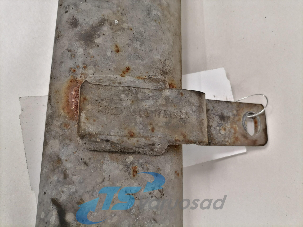 Scania Jahutusvedeliku toru, retarder 1781926 - Hűtőrendszer - Teherautó: 4 kép. Scania Jahutusvedeliku toru, retarder 1781926 - Hűtőrendszer - Teherautó: 4 kép.