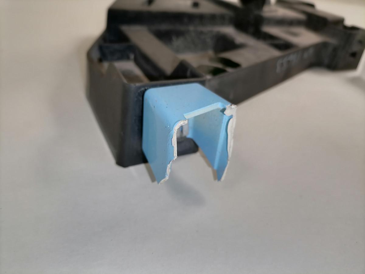 Scania Kabiini tuulesuunaja kandur 2326969 - Légterelő - Teherautó: 2 kép. Scania Kabiini tuulesuunaja kandur 2326969 - Légterelő - Teherautó: 2 kép.