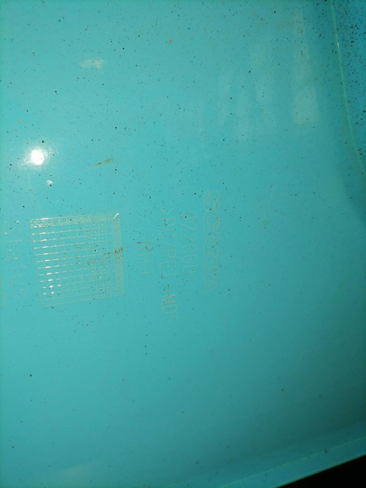 Scania Kabiini tuulesuunaja, parem külg 2978956 - Légterelő - Teherautó: 3 kép. Scania Kabiini tuulesuunaja, parem külg 2978956 - Légterelő - Teherautó: 3 kép.