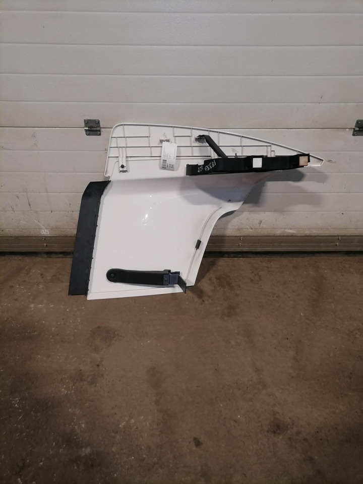 Scania Kabiini tuulesuunaja, ülemine vasak 2542892 - Légterelő - Teherautó: 3 kép. Scania Kabiini tuulesuunaja, ülemine vasak 2542892 - Légterelő - Teherautó: 3 kép.