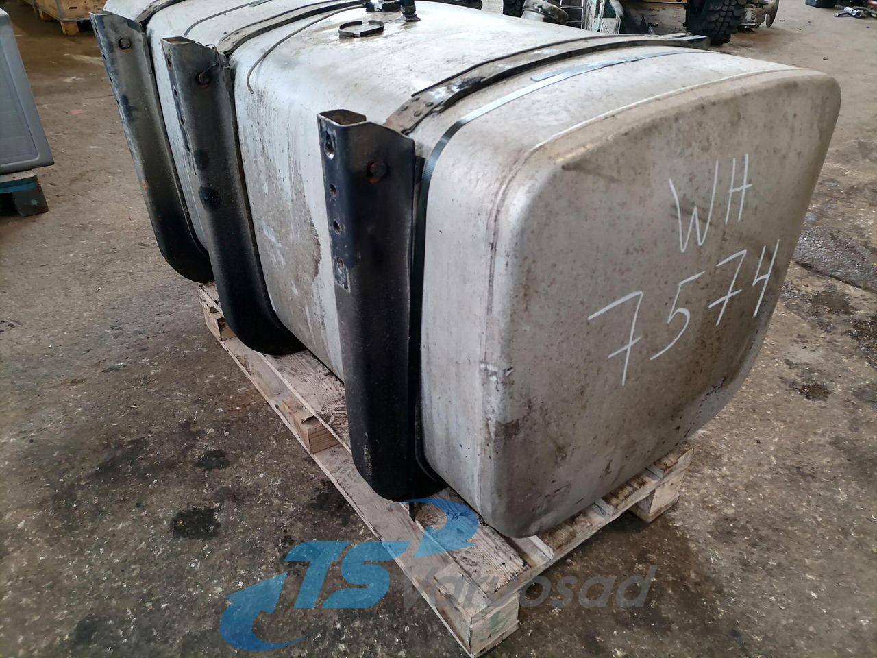 Scania Kütusepaak 700L 1517309 - Üzemanyag tartály - Teherautó: 5 kép. Scania Kütusepaak 700L 1517309 - Üzemanyag tartály - Teherautó: 5 kép.