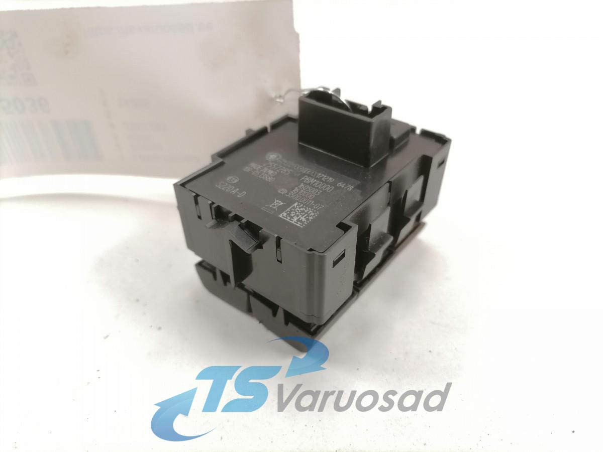 Scania Lülitite moodul 2557285 - Fülke - Teherautó: 4 kép. Scania Lülitite moodul 2557285 - Fülke - Teherautó: 4 kép.