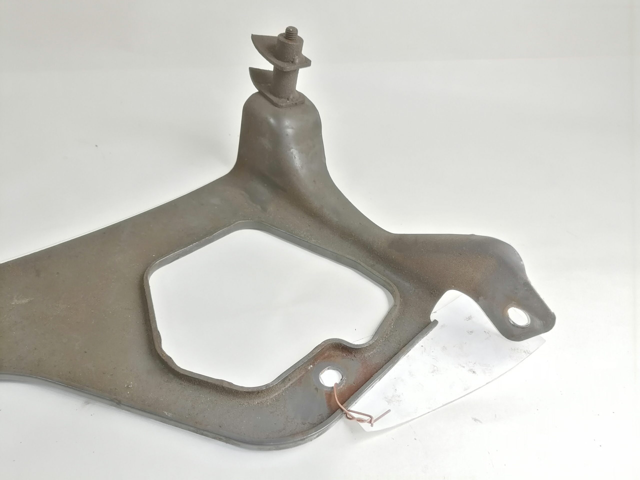 Scania Muffler carrier 1766301 - Hangtompító - Teherautó: 3 kép. Scania Muffler carrier 1766301 - Hangtompító - Teherautó: 3 kép.