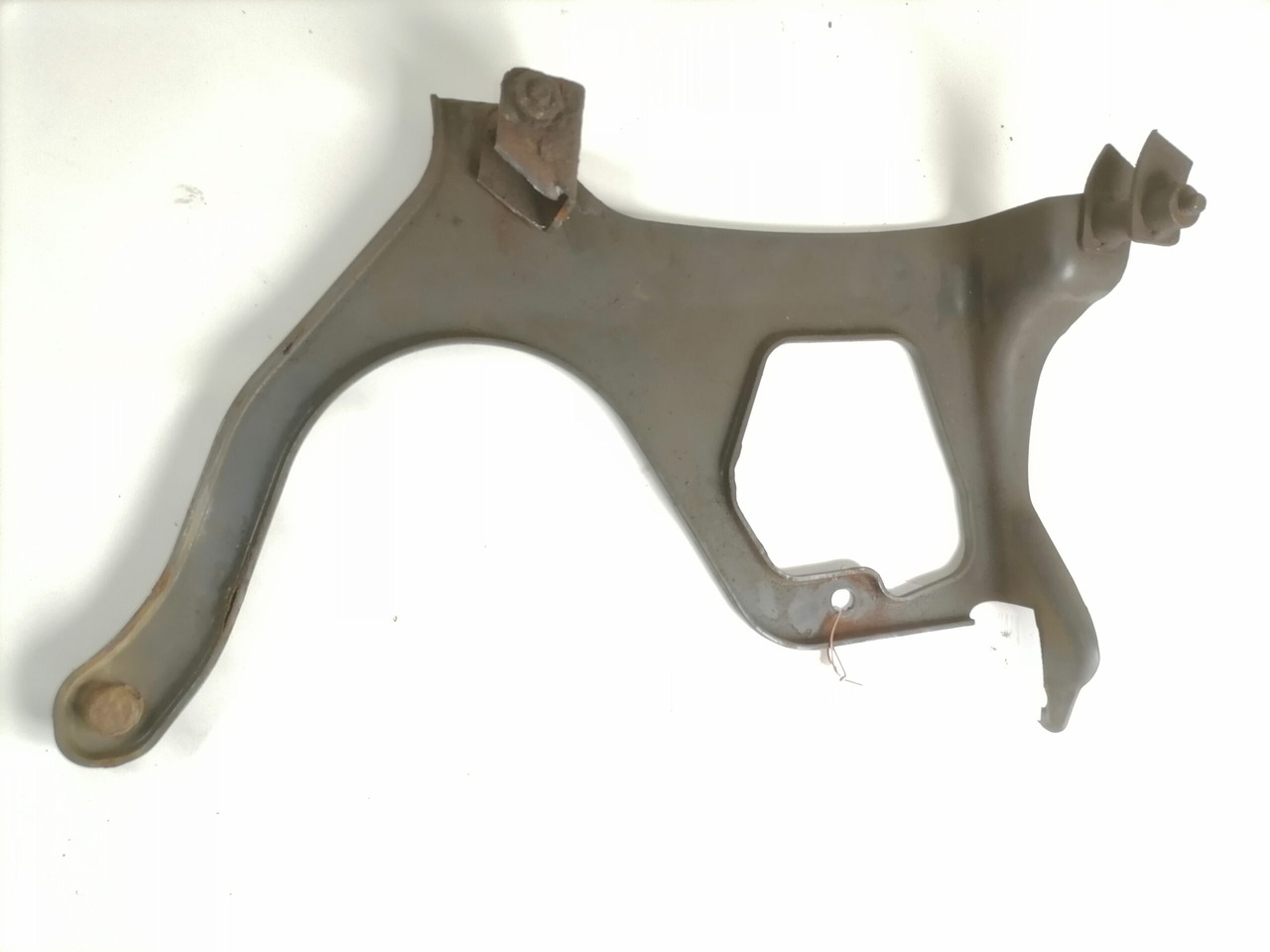 Scania Muffler carrier 1766301 - Hangtompító - Teherautó: 2 kép. Scania Muffler carrier 1766301 - Hangtompító - Teherautó: 2 kép.