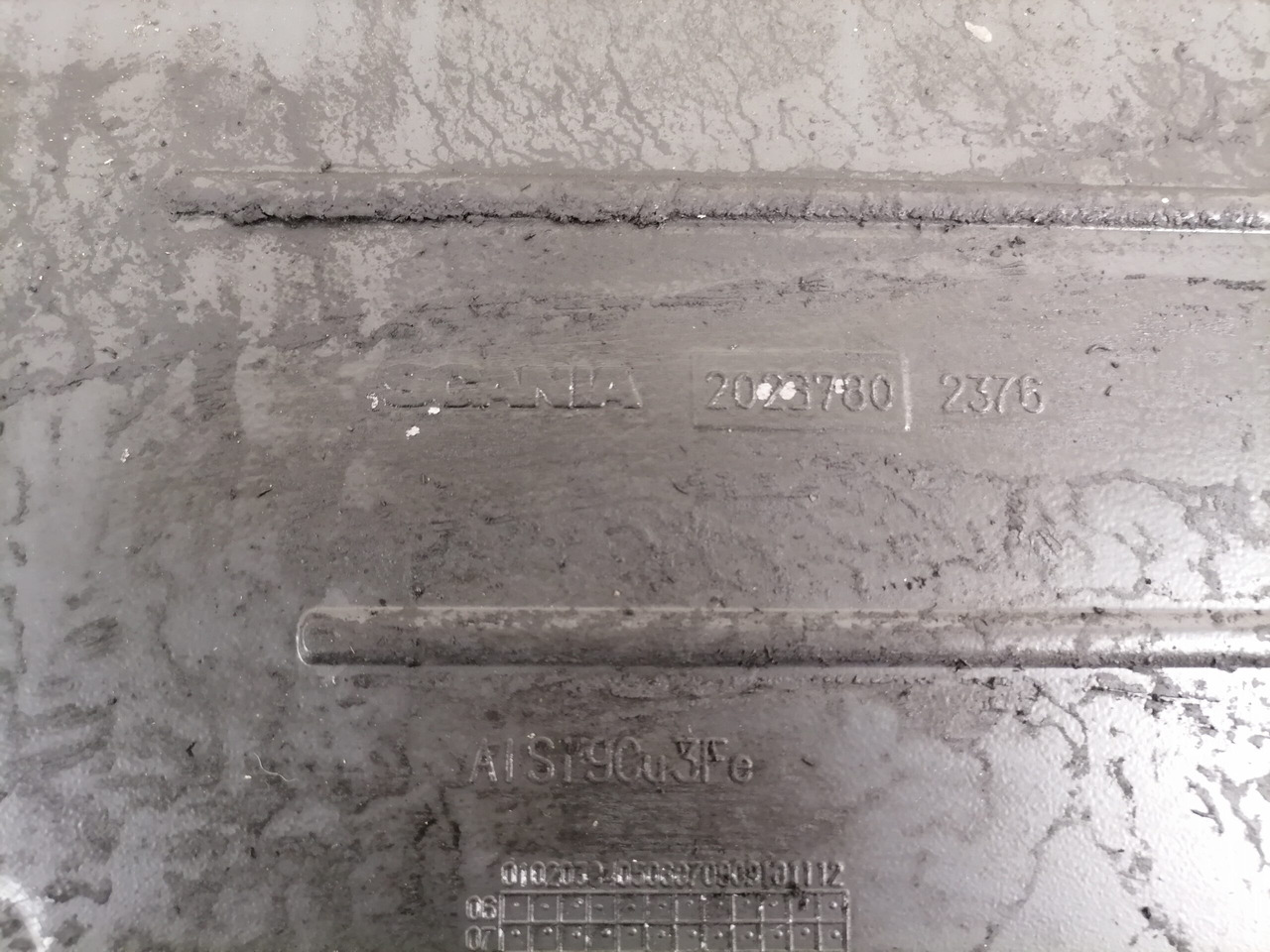 Scania Oil sump 2023780 - Olajteknő - Teherautó: 3 kép. Scania Oil sump 2023780 - Olajteknő - Teherautó: 3 kép.