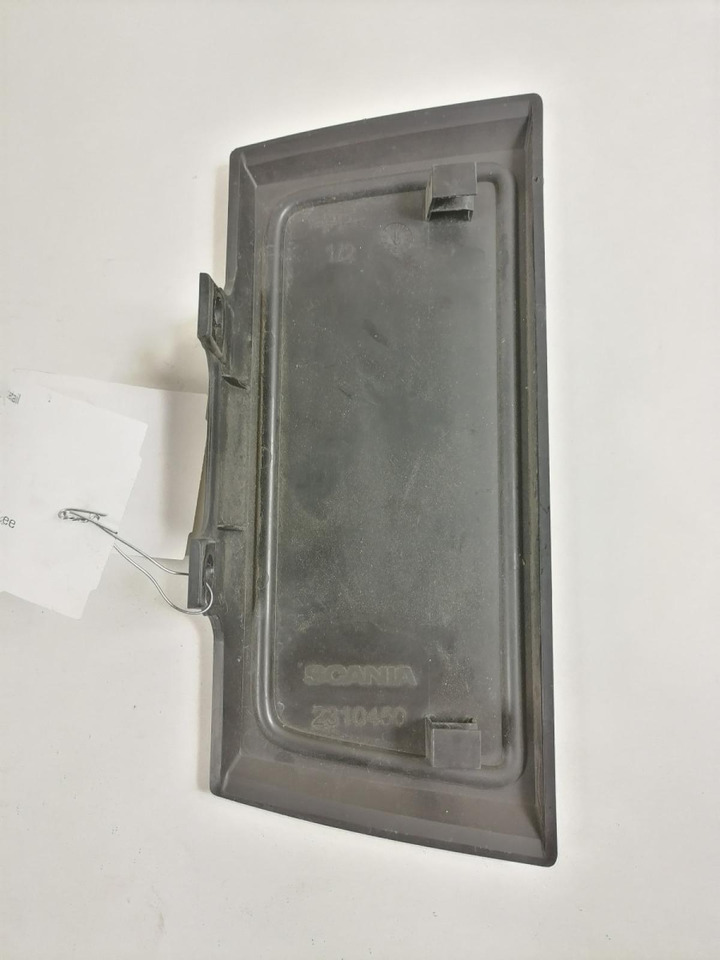 Scania Plastikdetail 2310450 - Légterelő - Teherautó: 2 kép. Scania Plastikdetail 2310450 - Légterelő - Teherautó: 2 kép.