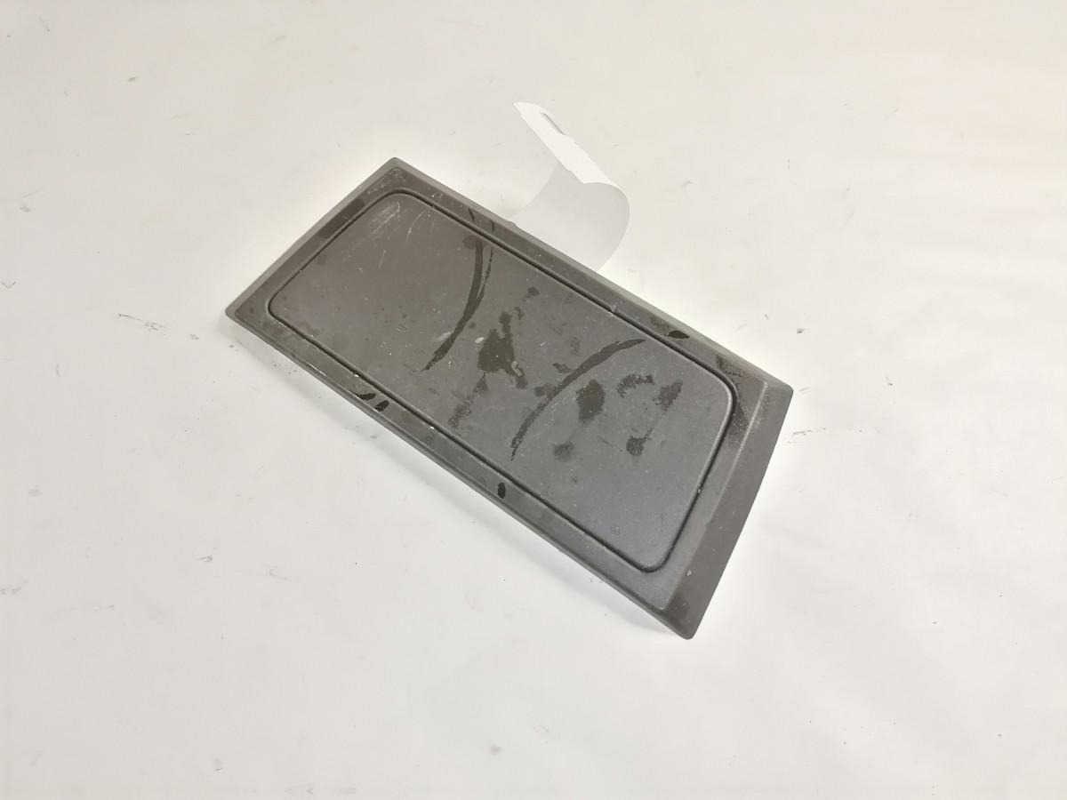 Scania Plastikdetail 2310450 - Légterelő - Teherautó: 2 kép. Scania Plastikdetail 2310450 - Légterelő - Teherautó: 2 kép.