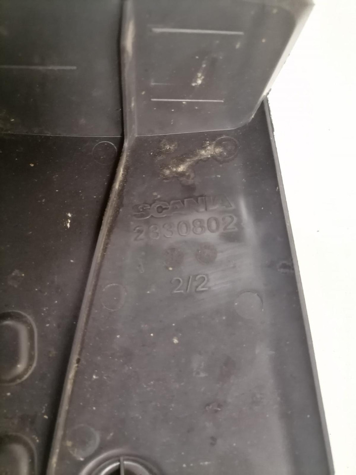 Scania Plastikdetail 2330802 - Légterelő - Teherautó: 3 kép. Scania Plastikdetail 2330802 - Légterelő - Teherautó: 3 kép.