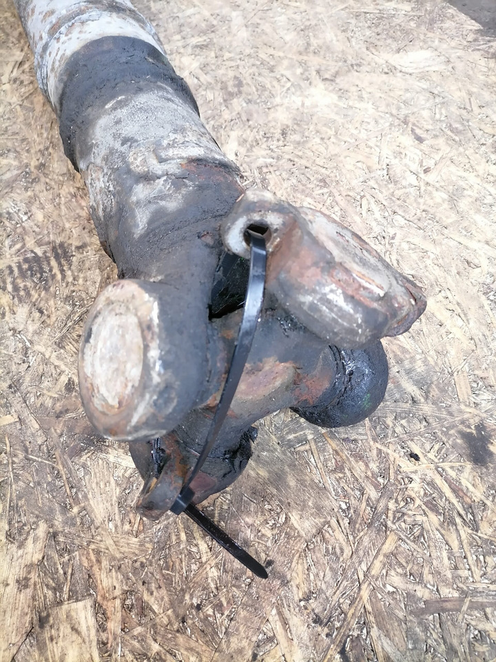 Scania Propeller shaft 1758438 - Kardántengely - Teherautó: 4 kép. Scania Propeller shaft 1758438 - Kardántengely - Teherautó: 4 kép.