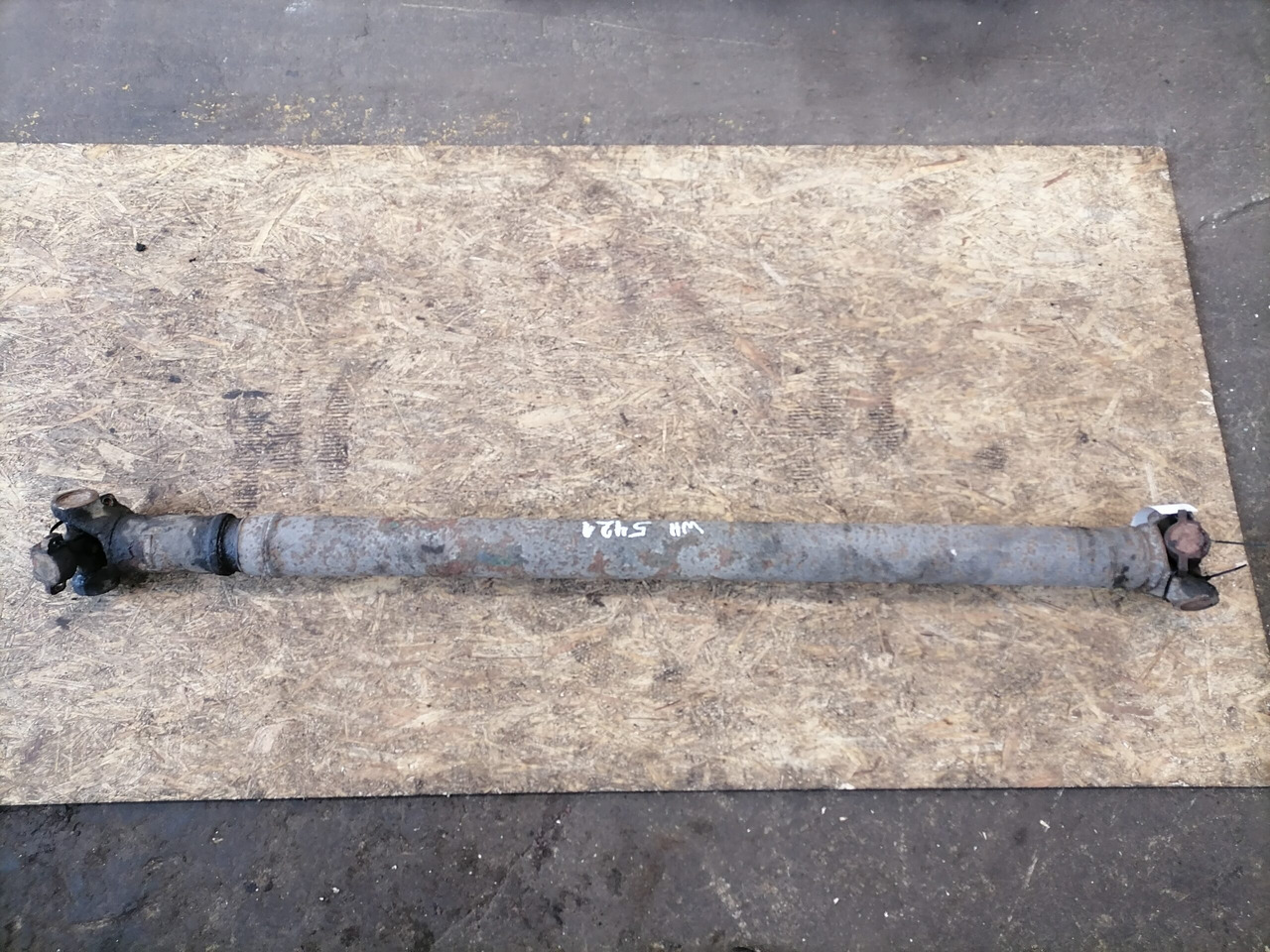 Scania Propeller shaft 1758438 - Kardántengely - Teherautó: 2 kép. Scania Propeller shaft 1758438 - Kardántengely - Teherautó: 2 kép.