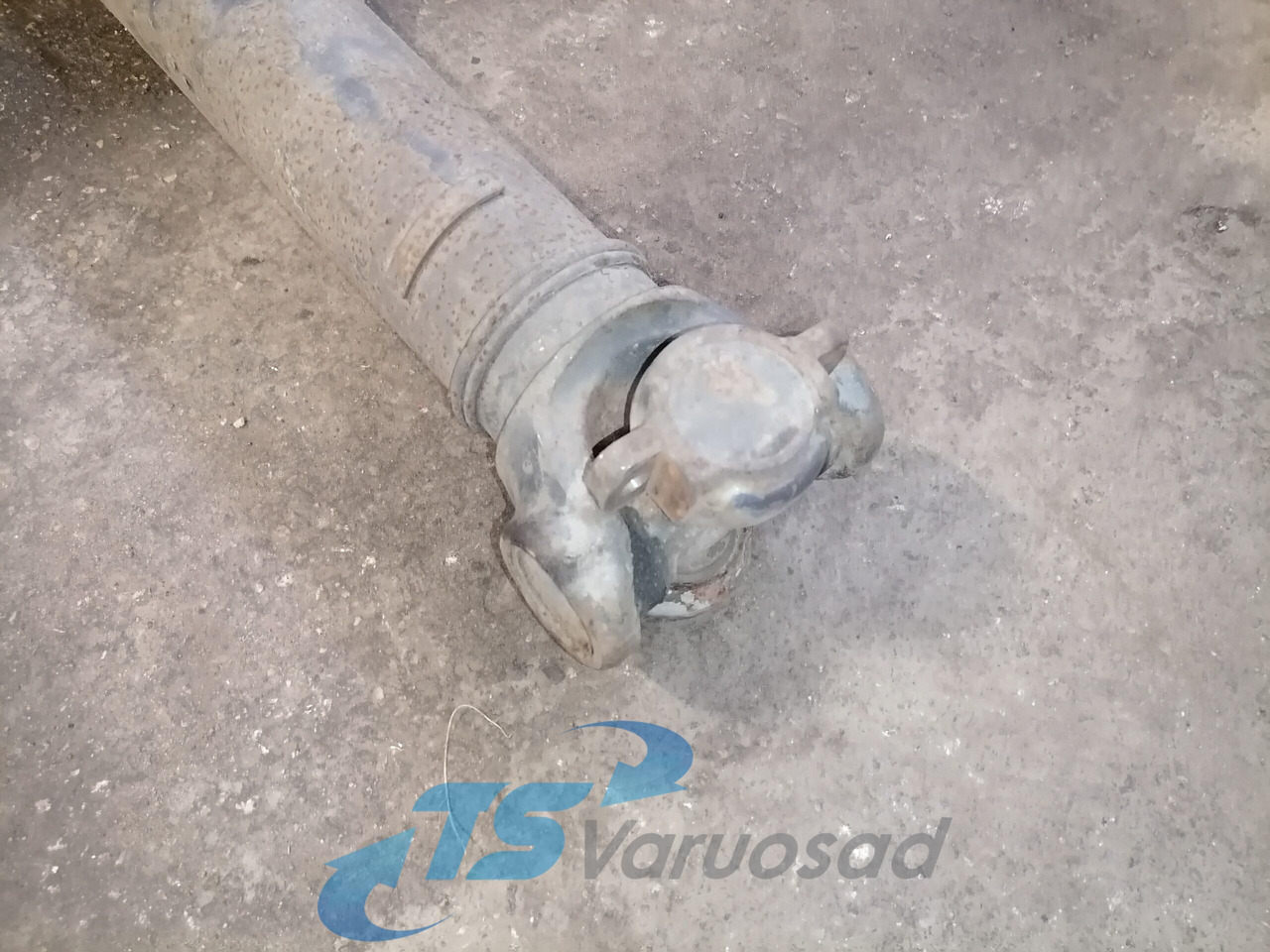 Scania Propeller shaft 1759163 - Kardántengely - Teherautó: 2 kép. Scania Propeller shaft 1759163 - Kardántengely - Teherautó: 2 kép.