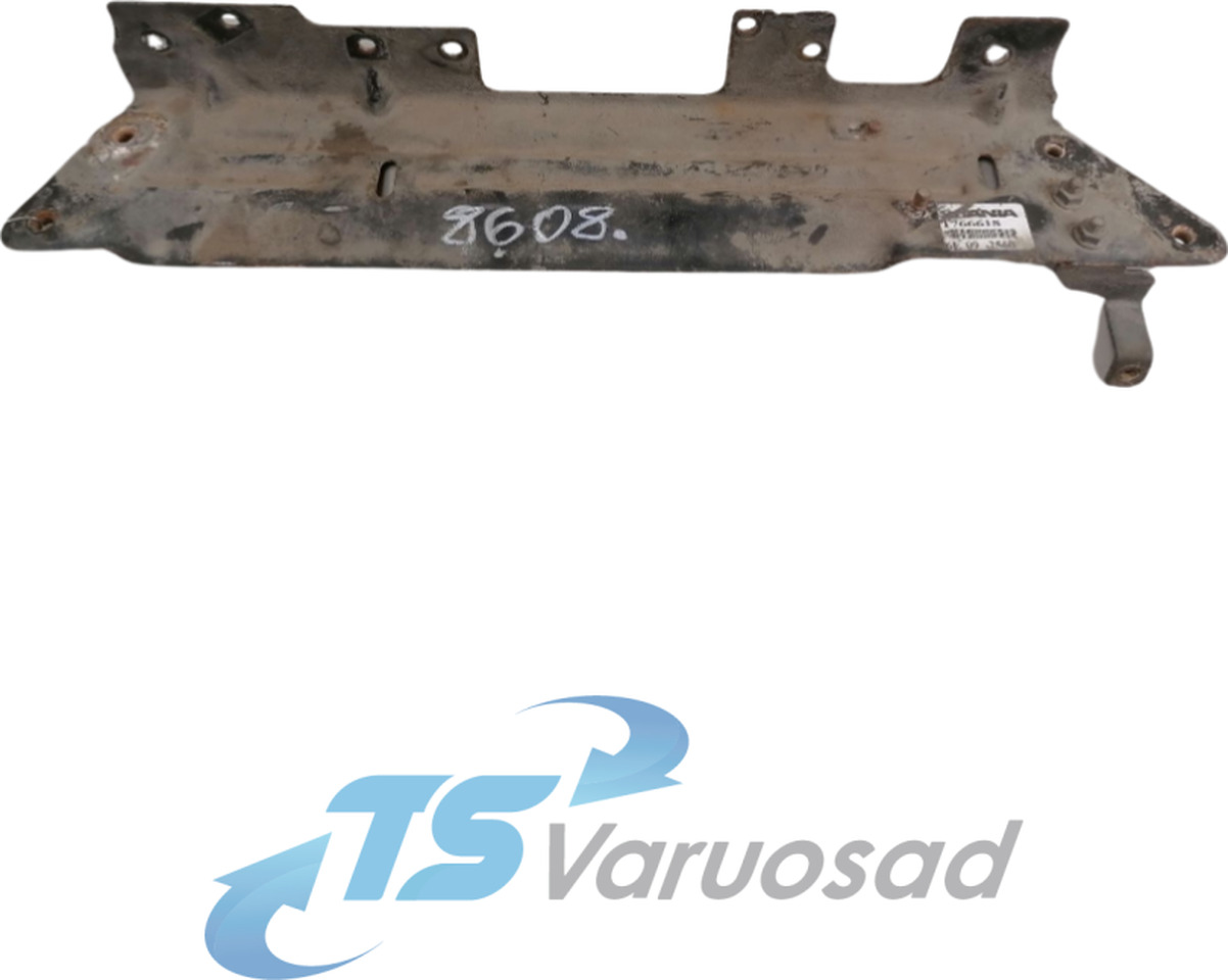 Scania Radiaatori pealne kronstein 2053879 - Univerzális alkatrész - Teherautó: 1 kép. Scania Radiaatori pealne kronstein 2053879 - Univerzális alkatrész - Teherautó: 1 kép.