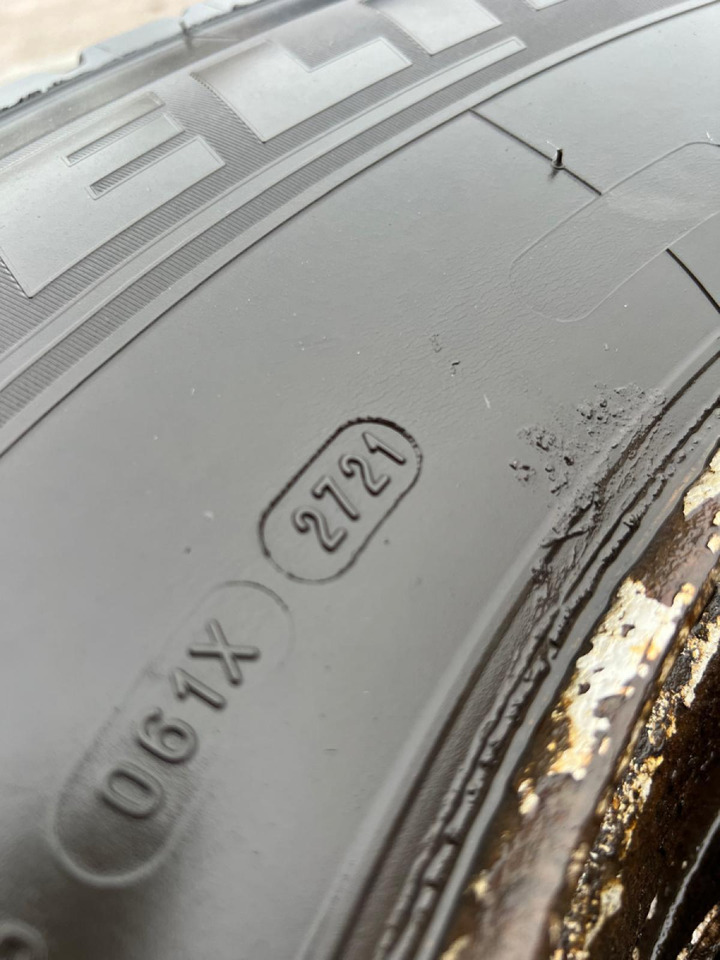 Scania Rehvid + veljed 315/70R22.5 31570R225 - Gumiabroncsok és felnik - Teherautó: 3 kép. Scania Rehvid + veljed 315/70R22.5 31570R225 - Gumiabroncsok és felnik - Teherautó: 3 kép.