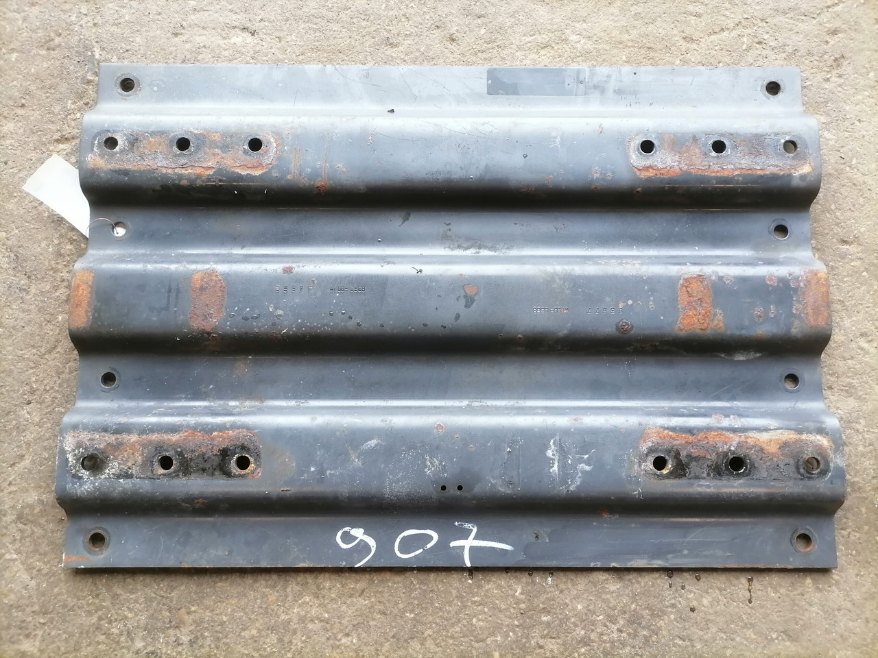 Scania Saddle plate 2061804 - Nyereg - Teherautó: 2 kép. Scania Saddle plate 2061804 - Nyereg - Teherautó: 2 kép.